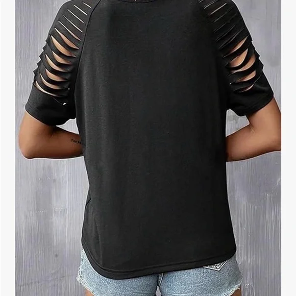 Black V-Neck Top with Bull Skull Graphic. Size XL - Picture 2 of 7